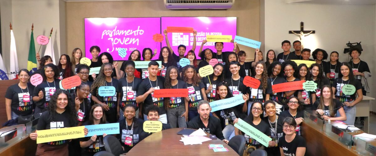 Viçosa define propostas e avança para etapa regional do Parlamento Jovem de Minas