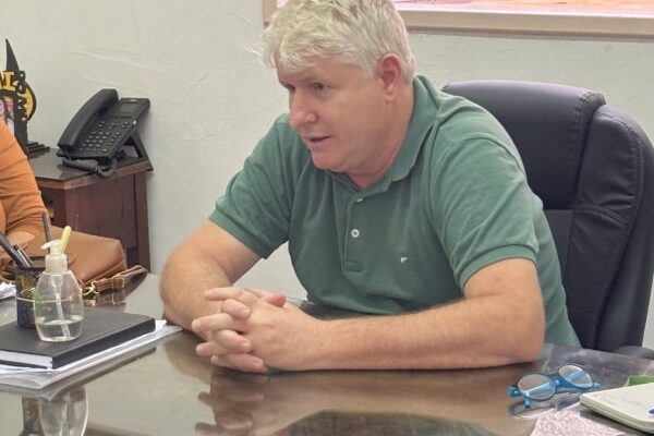 MPMG denuncia prefeito de Miraí por contratações temporárias fora das regras