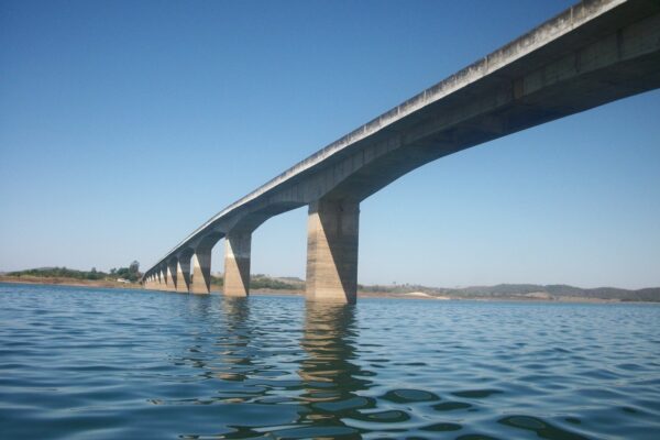 Minas Gerais e Goiás unem esforços para restaurar a ponte Quincas Mariano, na divisa entre os estados