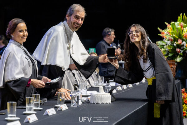 UFV realiza colação de grau com 542 formandos em cerimônia no campus Viçosa
