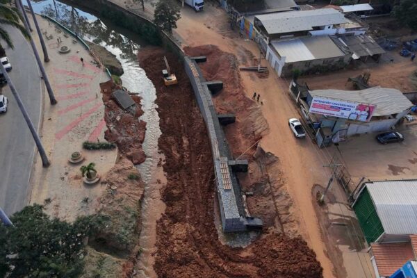 Ubá mantém ações de reconstrução após enchente e decreta situação de emergência