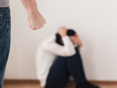 Mulheres sob medida protetiva receberão alerta quando agressor se aproximar