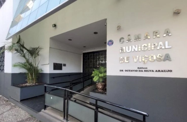 Câmara retoma reuniões e discute projetos com presença de secretário sobre IPTU