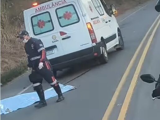 Acidente entre caminhão e moto deixa um morto na MGC-120, entre Coimbra e São Geraldo