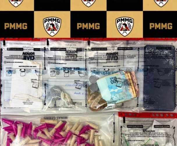 Polícia Militar apreende 236 porções de cocaína durante operação em Ubá