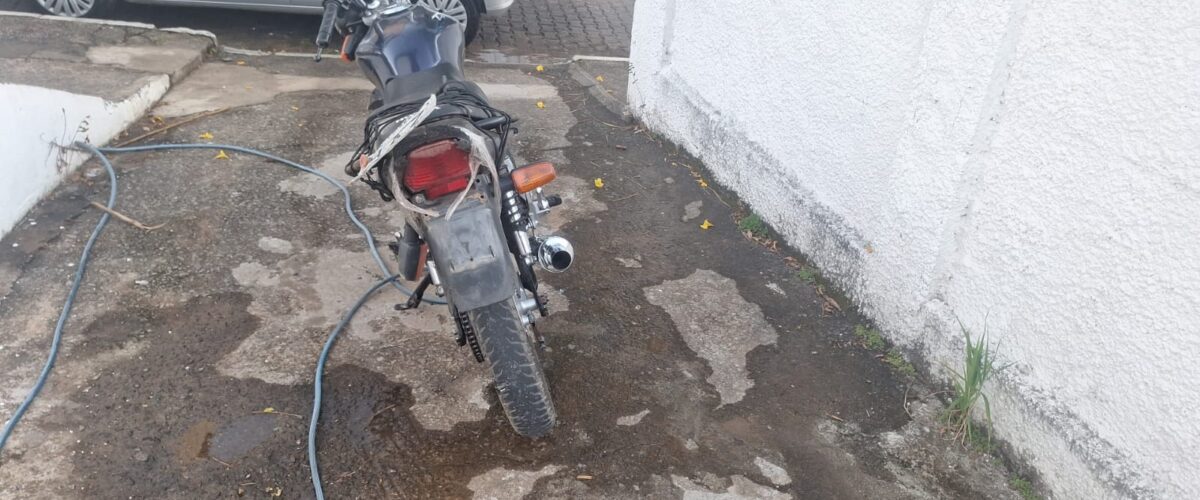 Motociclista é preso após perseguição policial durante operação de trânsito em São Geraldo