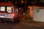 Motociclista de 19 anos fica ferido após colisão com carro em Visconde do Rio Branco
