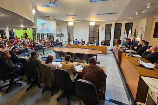 Câmara de Viçosa discute recálculo do IPTU e detalha nova base de cobrança