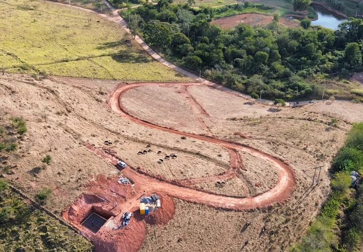 Prefeitura inicia obra de acesso para instalação de antena de telefonia na Colônia Vaz de Melo