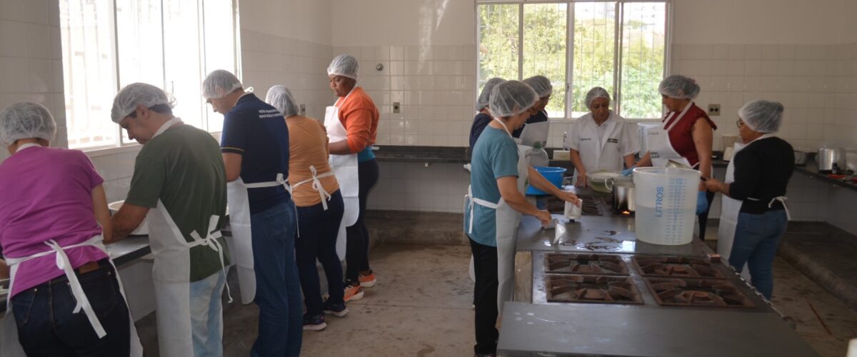 Curso capacita servidores e participantes do Bolsa Trabalho em planejamento de cardápios em Viçosa