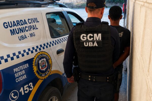 Adolescente é apreendido durante cumprimento de mandado em Ubá