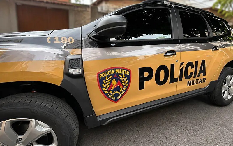 Trio armado invade casa e faz família de ex-prefeito refém em Piraúba