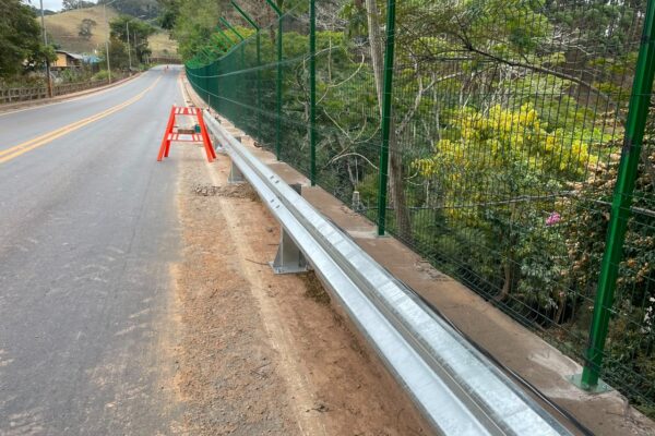 Prefeitura inicia obra de novo guarda-corpos no Viaduto de Silvestre