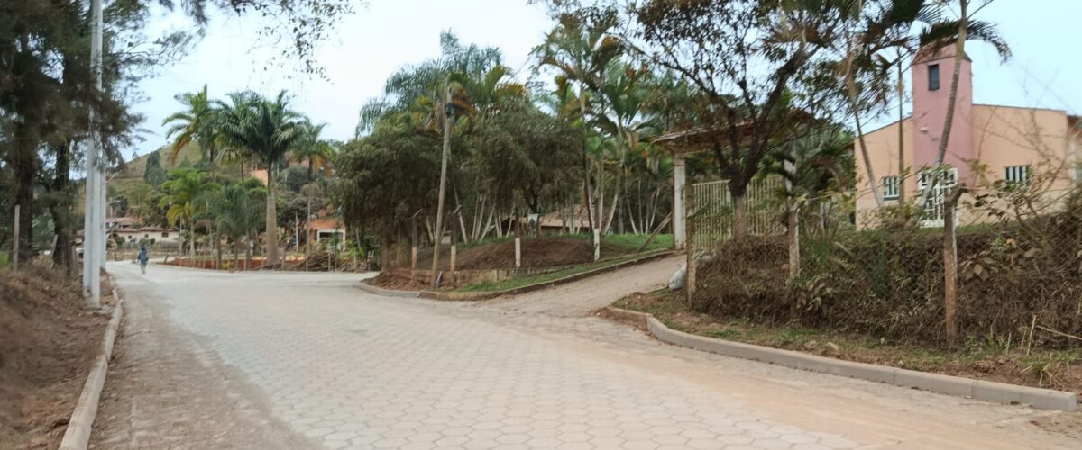 Calçamento avança na comunidade Juquinha de Paula