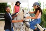 Equoterapia cresce no Brasil como recurso terapêutico para pessoas com autismo