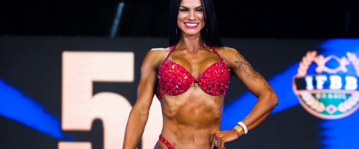 Jéssica Resende conquista título absoluto no Brasileiro de Fisiculturismo