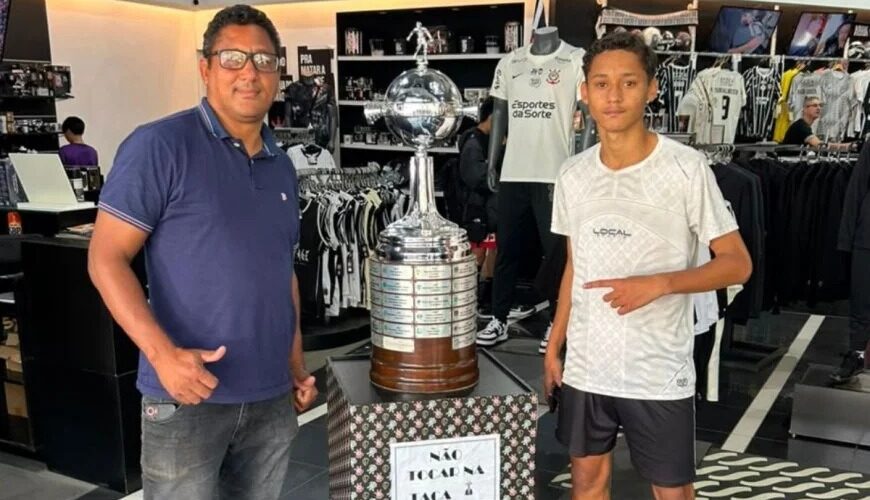 Viçosense de 16 anos participa de testes na base do Corinthians