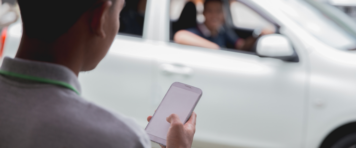 Projeto que prevê identificação padronizada em carros de aplicativo avança na Câmara de Viçosa