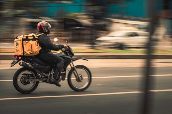 Executivo propõe novas regras para entregas por motocicleta em Viçosa