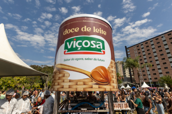 Doce de Leite Viçosa bate recorde nacional com 3,4 toneladas durante centenário da UFV