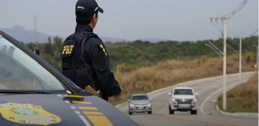 PRF inicia operação nas rodovias federais de Minas Gerais durante o feriado