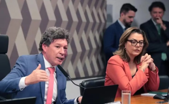 Câmara aprova fim da “taxa das blusinhas”; proposta segue ao Senado