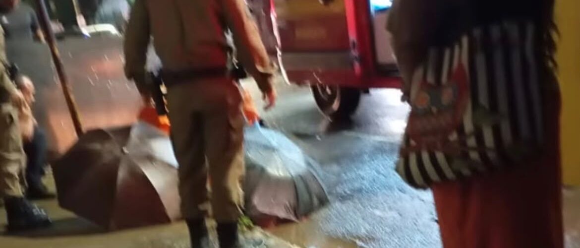 Idosa morre após ser atropelada por ônibus na Rua Gomes Barbosa, em Viçosa