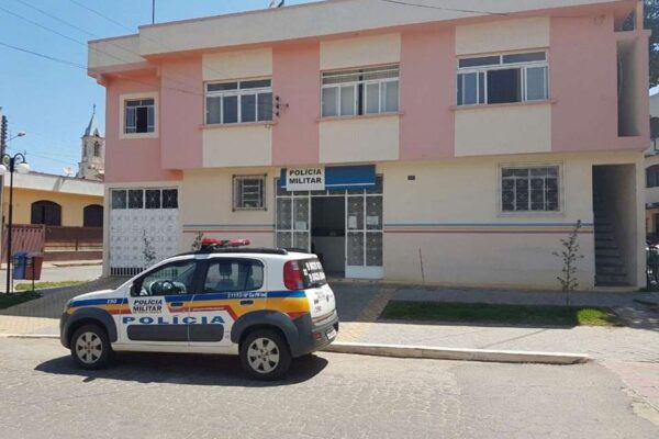 Homem é preso em flagrante após agredir companheira em Coimbra