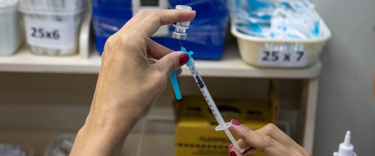 Governo de Minas alerta para febre amarela após vírus ser identificado em primatas