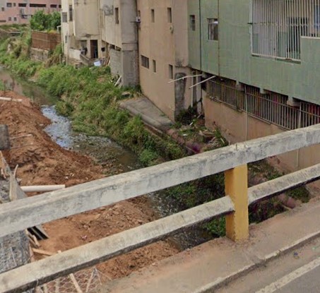 Homem de 32 anos passa mal e cai em rio no Centro de Viçosa