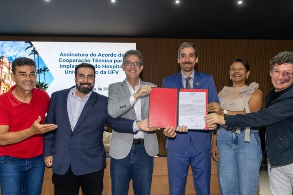 UFV, MEC e governo de Minas assinam acordo para implantação do Hospital Universitário em Viçosa