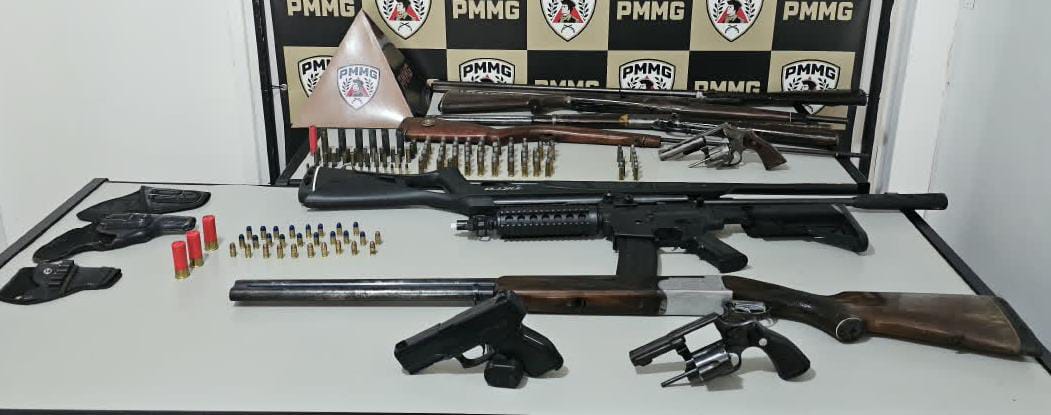 Operação conjunta prende três homens e apreende sete armas em Fervedouro