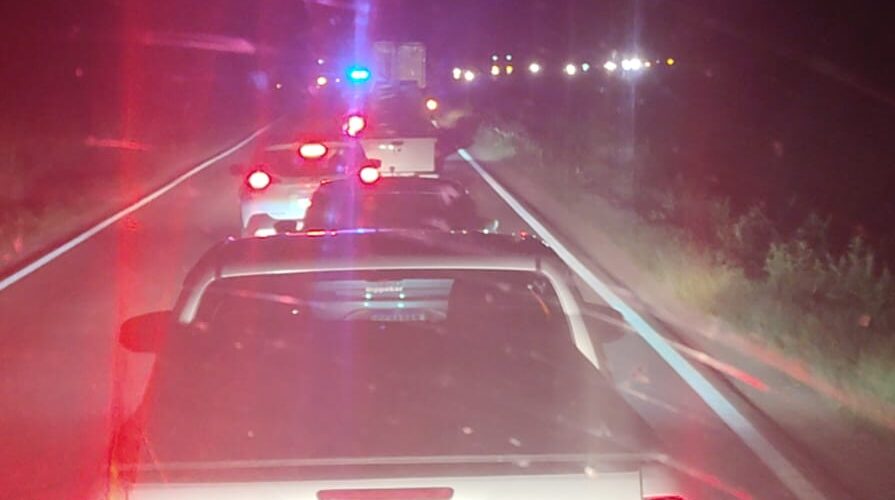 Colisão entre caminhão e carro deixa feridos na MGC-120, entre São Geraldo e Coimbra