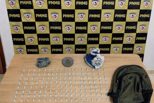Polícia apreende 159 pinos de cocaína em área de bambuzal em Paula Cândido
