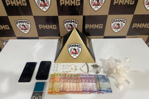 PM prende dois suspeitos de tráfico de drogas em Rio Casca