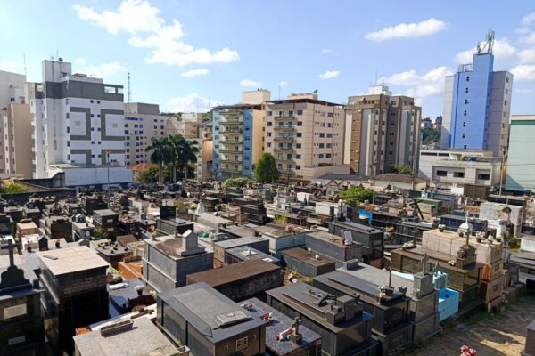 Cemitérios de Viçosa passam por reformas e limpeza para o Dia de Finados