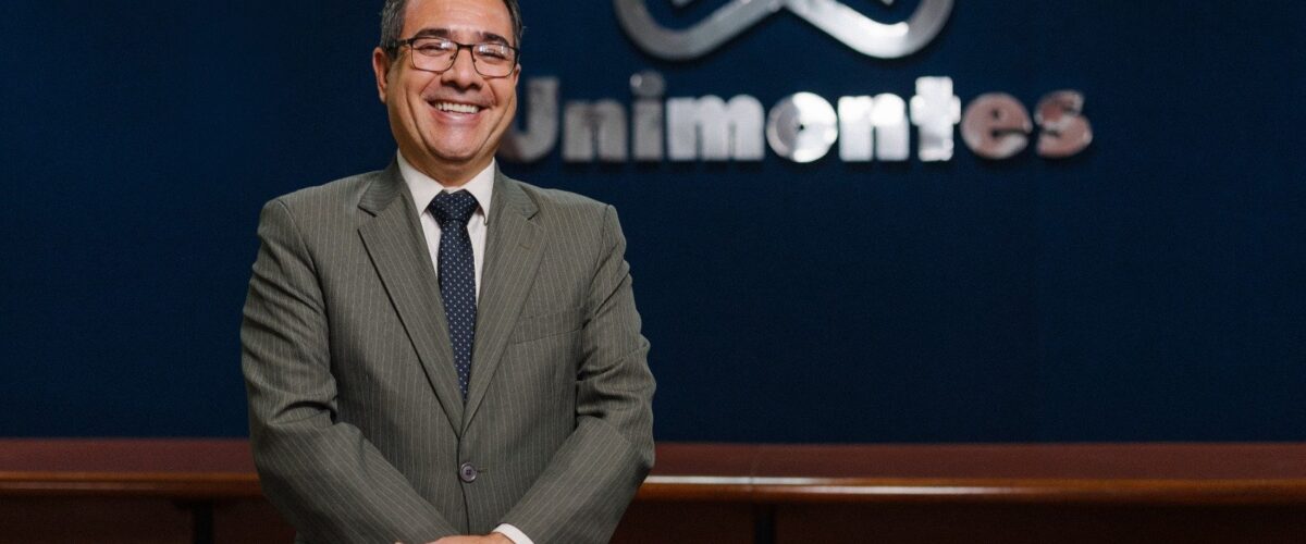 Governador de Minas reconduz o reitor Wagner de Paulo Santiago para segundo mandato à frente da Unimontes