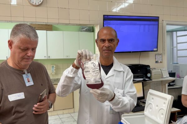 Hemominas e Hemoce se mobilizam para garantir transporte de sangue raro e atender paciente em Juiz de Fora