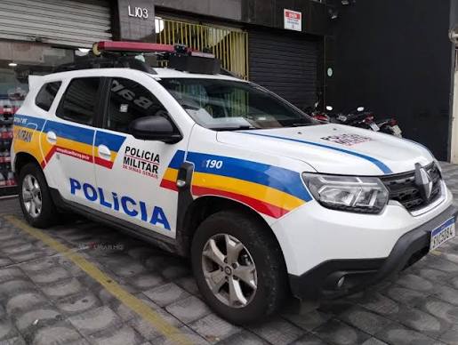 Polícia apreende 29 barras de maconha após perseguição e tiros na Zona da Mata