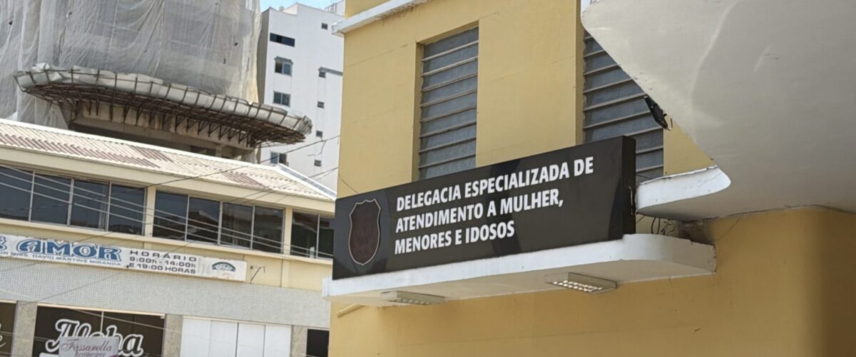 Professor é conduzido pela PM após suspeita de importunação sexual contra aluna em Muriaé