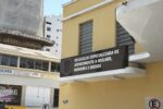 Professor é conduzido pela PM após suspeita de importunação sexual contra aluna em Muriaé