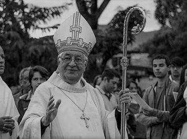 Arcebispo-Mariana-1