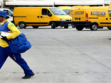 Funcionario dos Correios